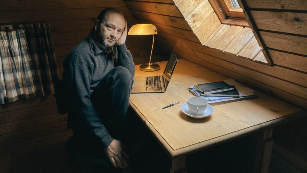 Mads Ananda Lodahl, massør og terapeut. LGBT-venlig massage og terapi. Special Treatment